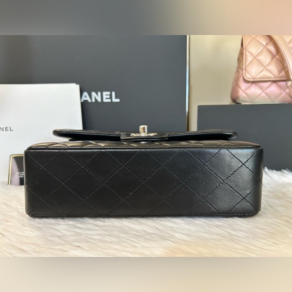 🔥CHANEL•Lambskin Quilted Classic Double Flap Bag Small - Picture 8 of 13
